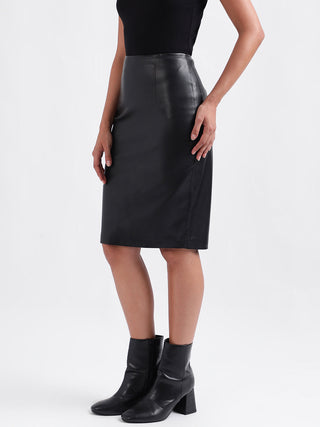 Elle Women Black Solid Fitted Skirt