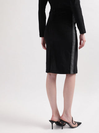 Elle Women Black Solid Regular Fit Skirt