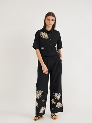 Elle Women Black Straight Fit Embroidered Trouser