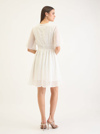 Elle Women White Solid V Neck Dress